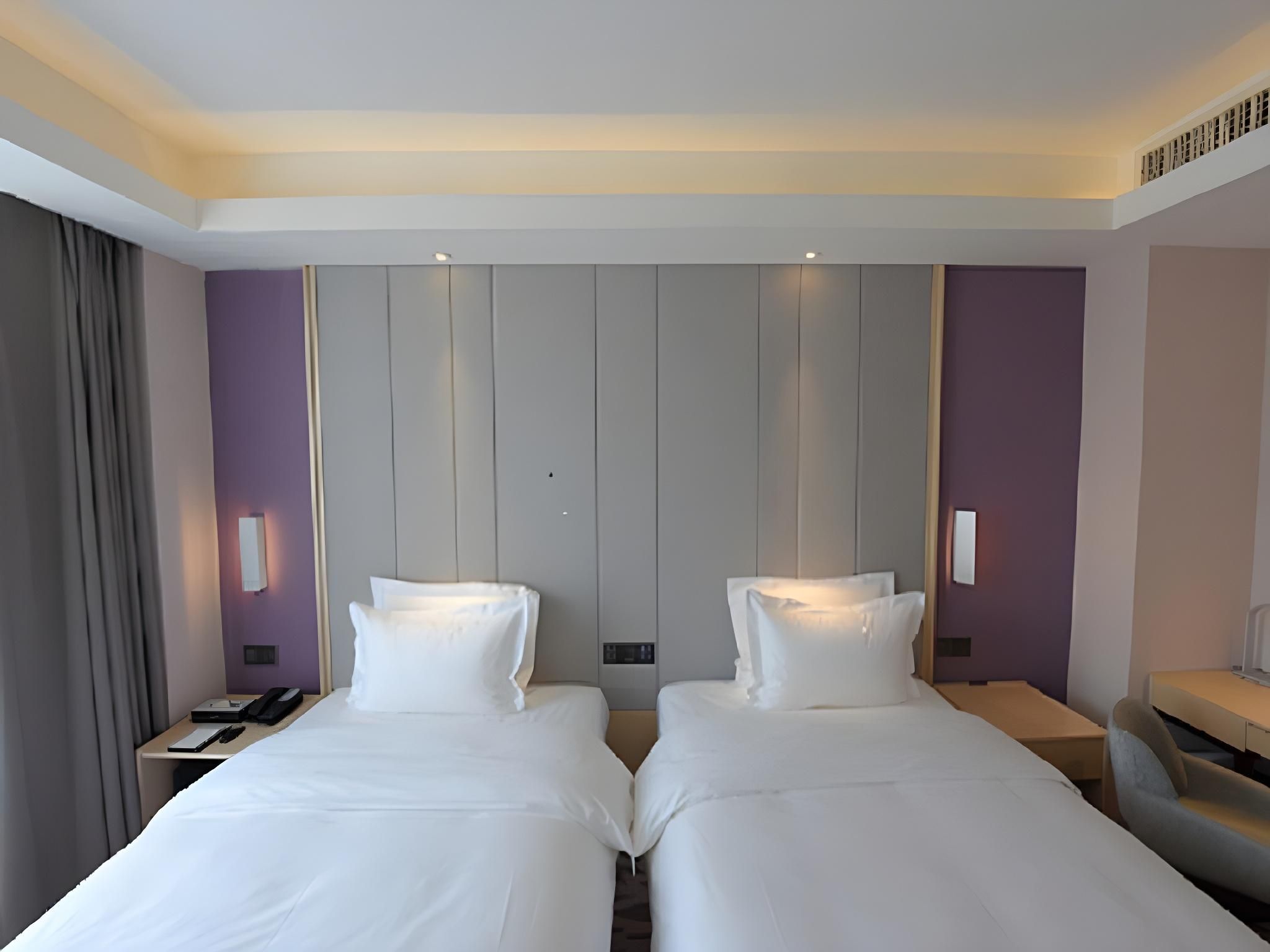 Twin Deluxe Room