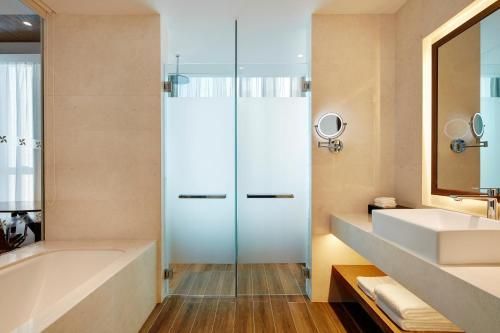1 Bedroom Suite, 1 King