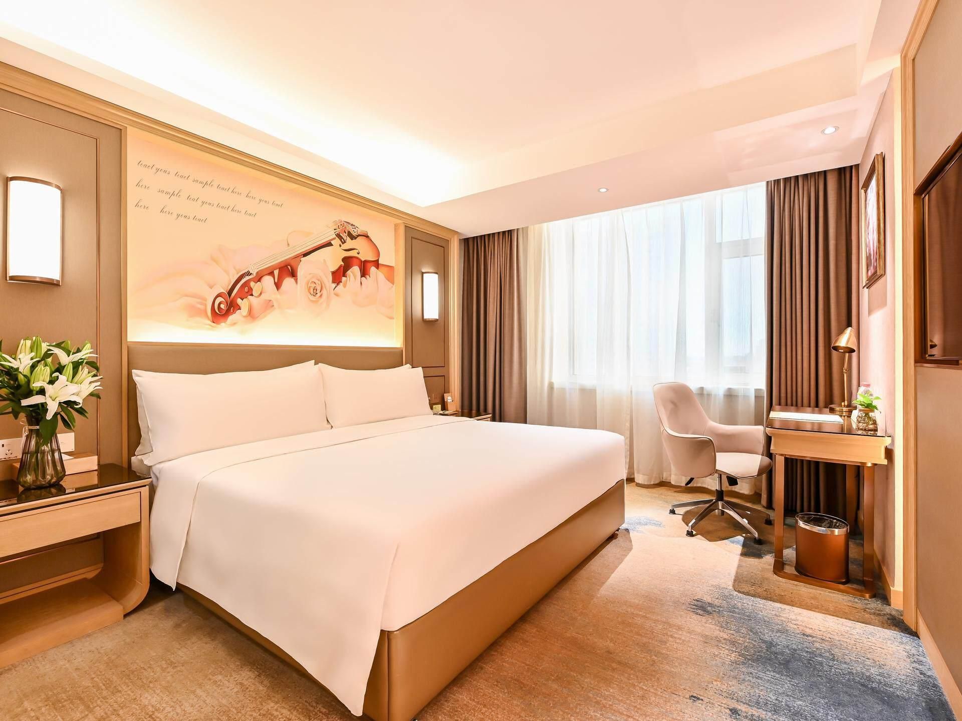 Deluxe Queen Room