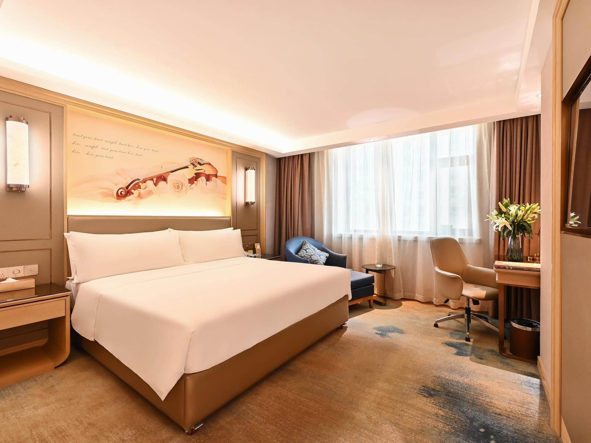 Business King Room