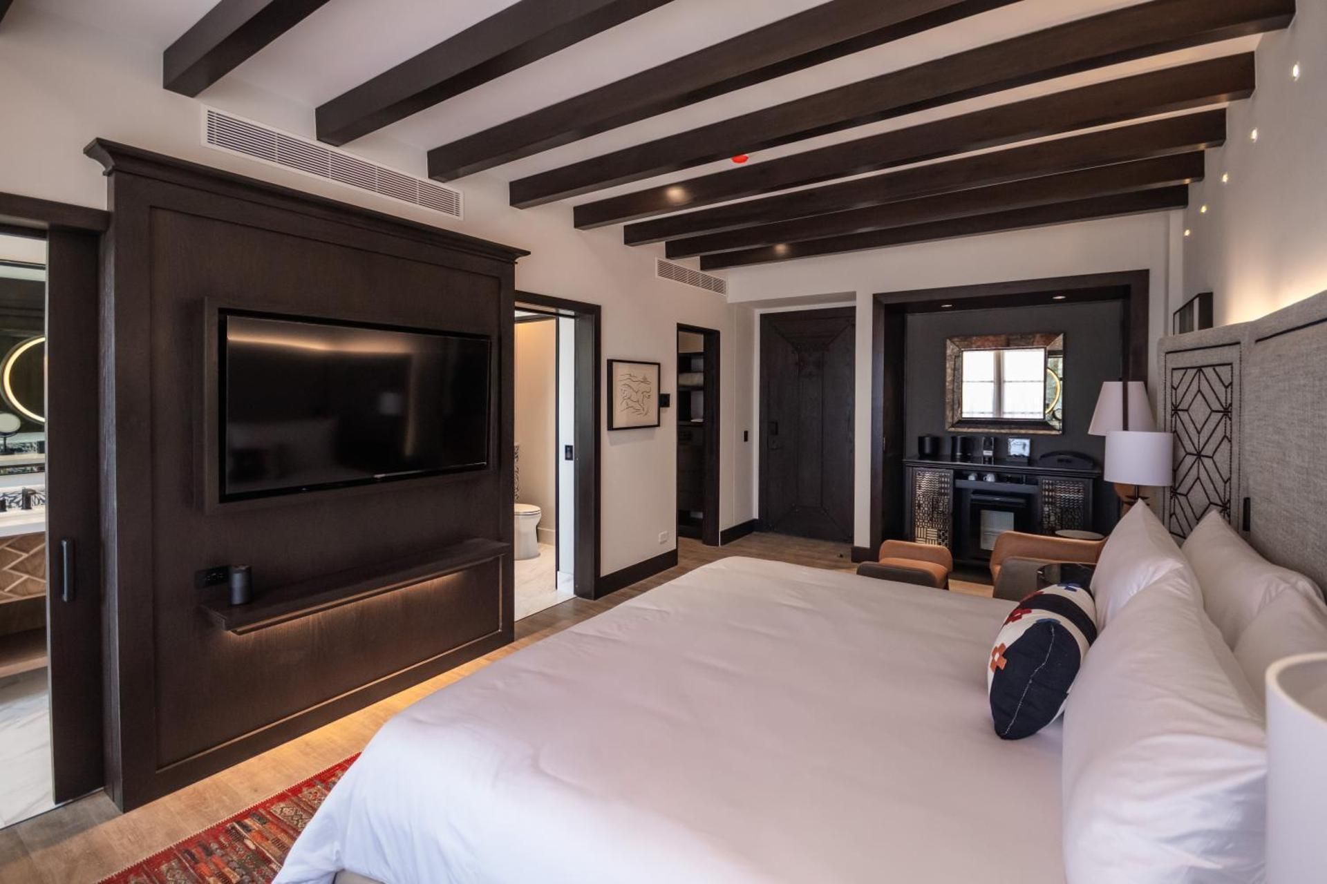 Deluxe Room 2 Queen Beds