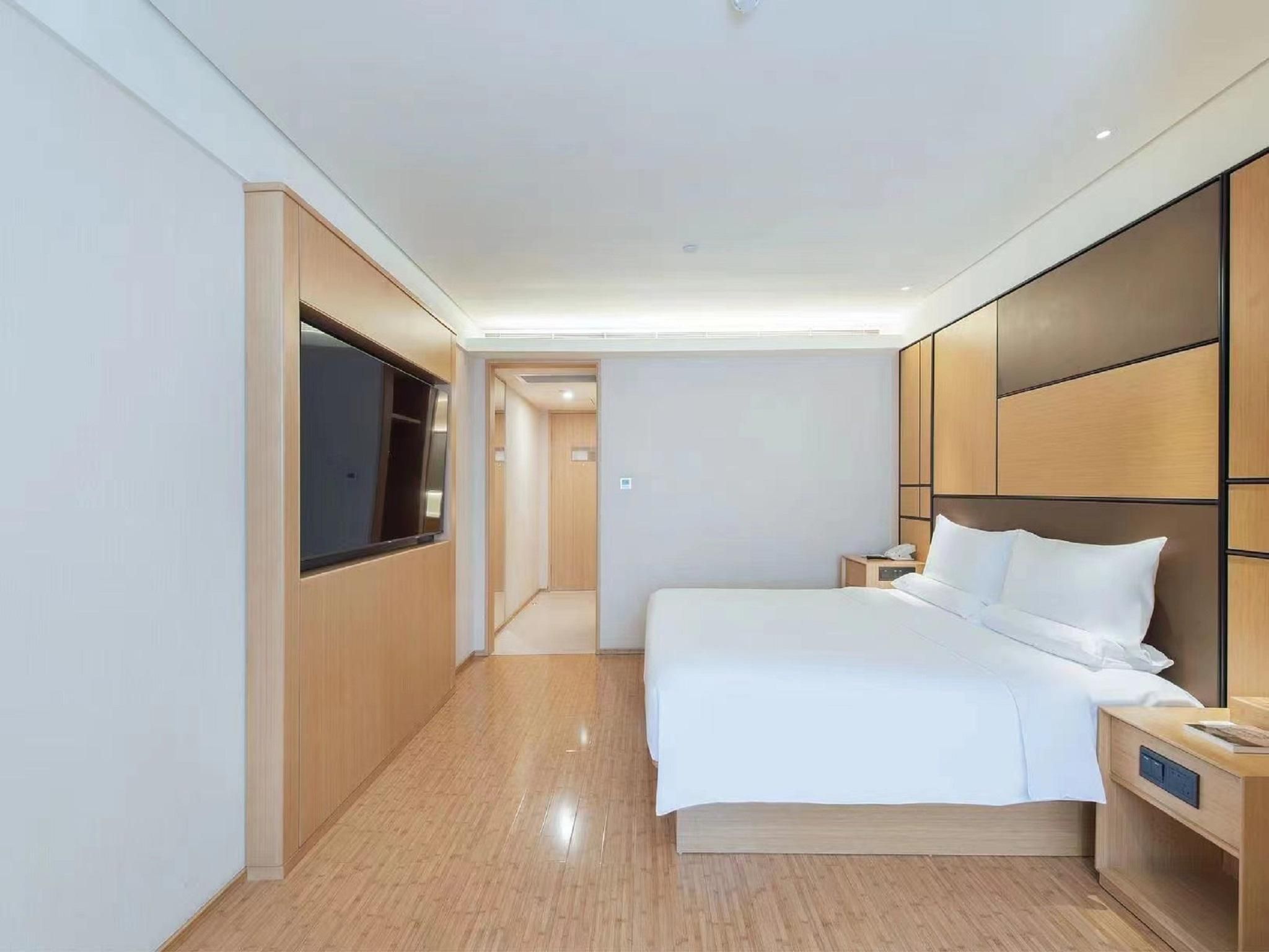 Business Queen Bed Room