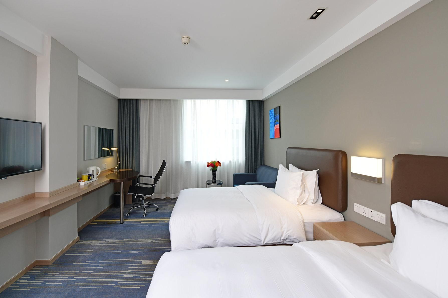 2 Twin Beds Standard Extra Floor Space