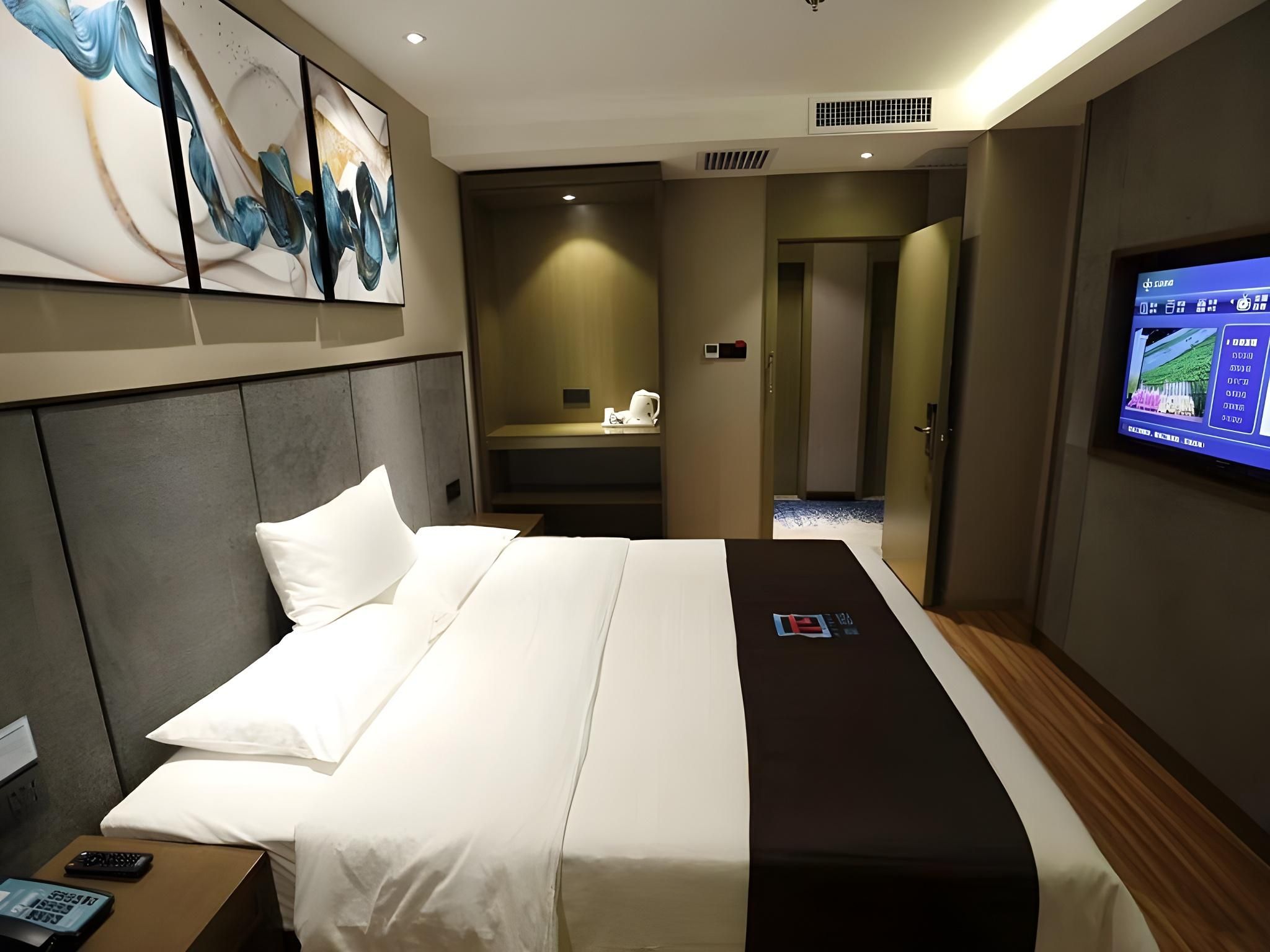 Business Queen Room