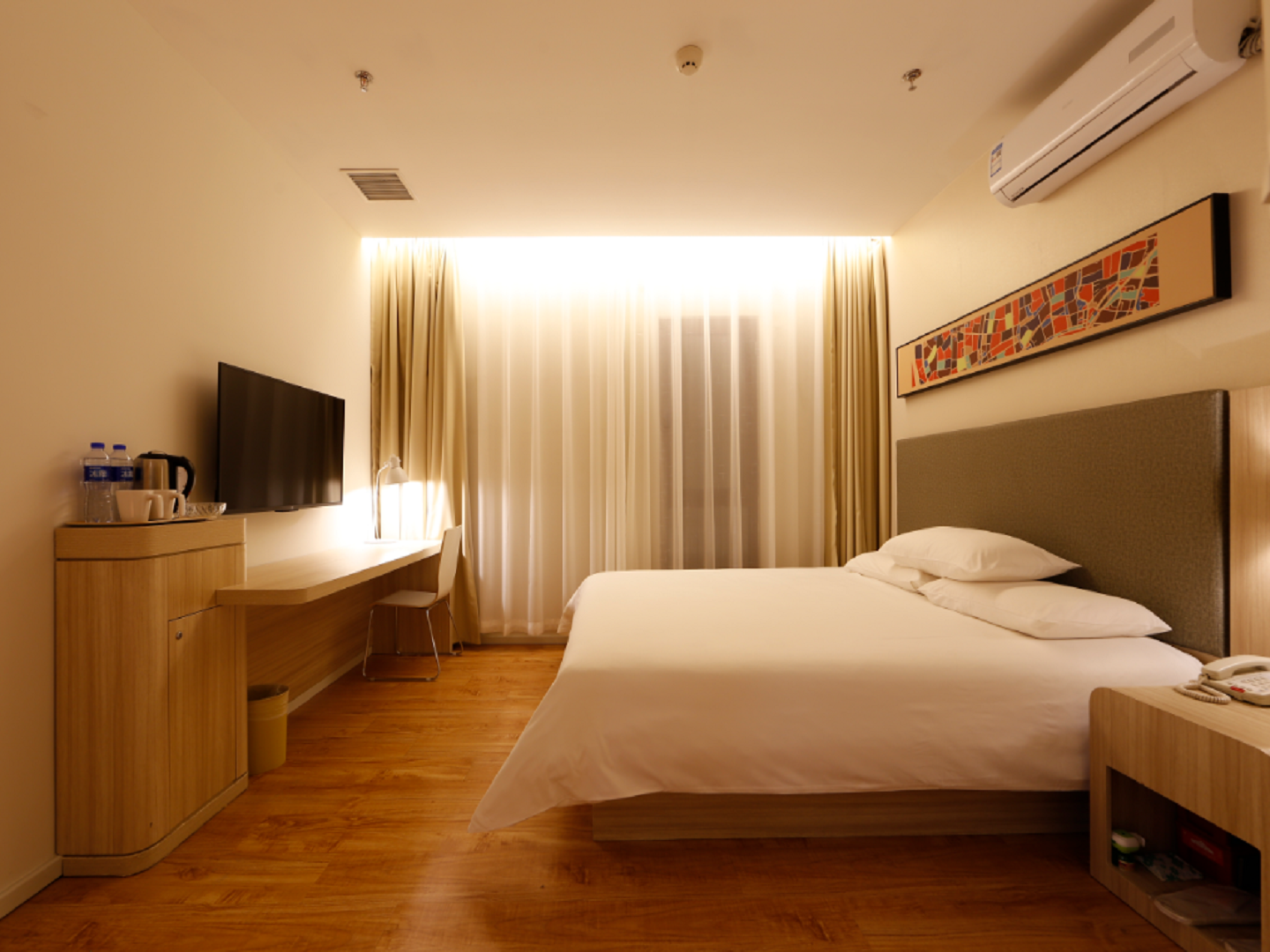 Huazhu - Room With Bed