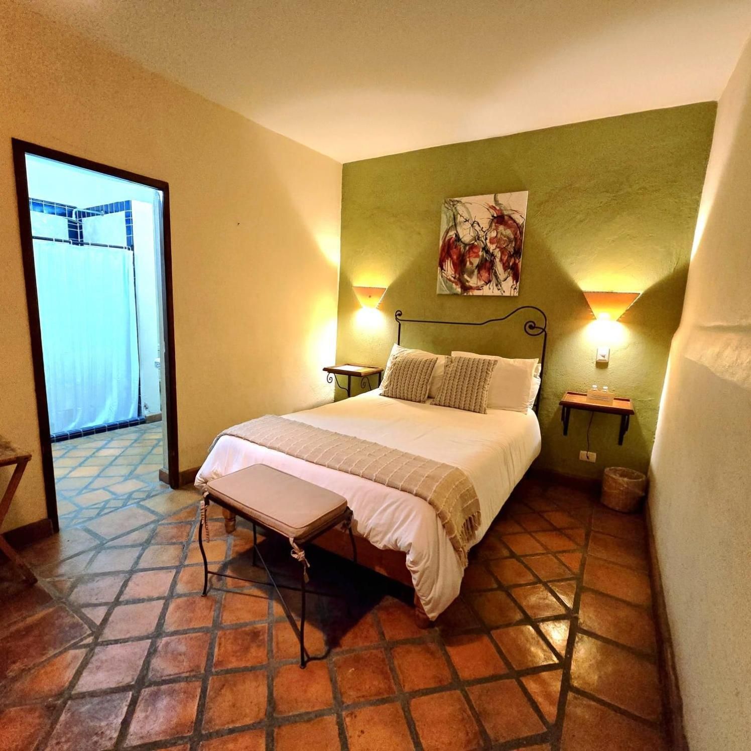 Standard Queen Room