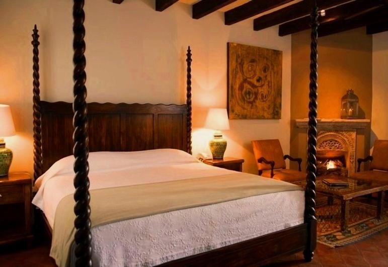 Deluxe King Suite