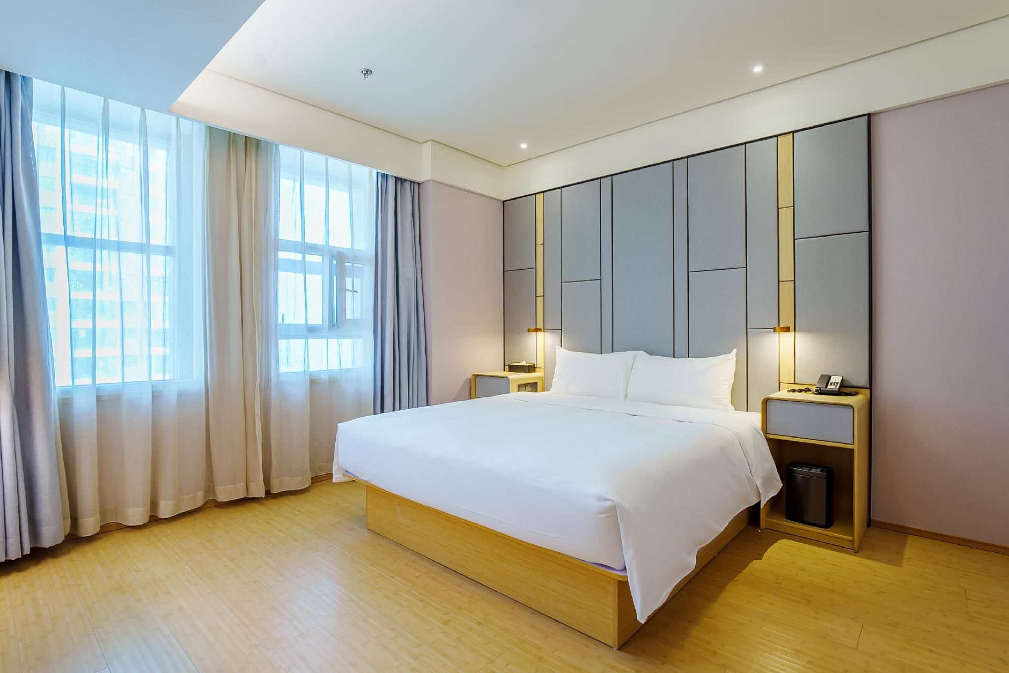 Deluxe Family Room, Guest room