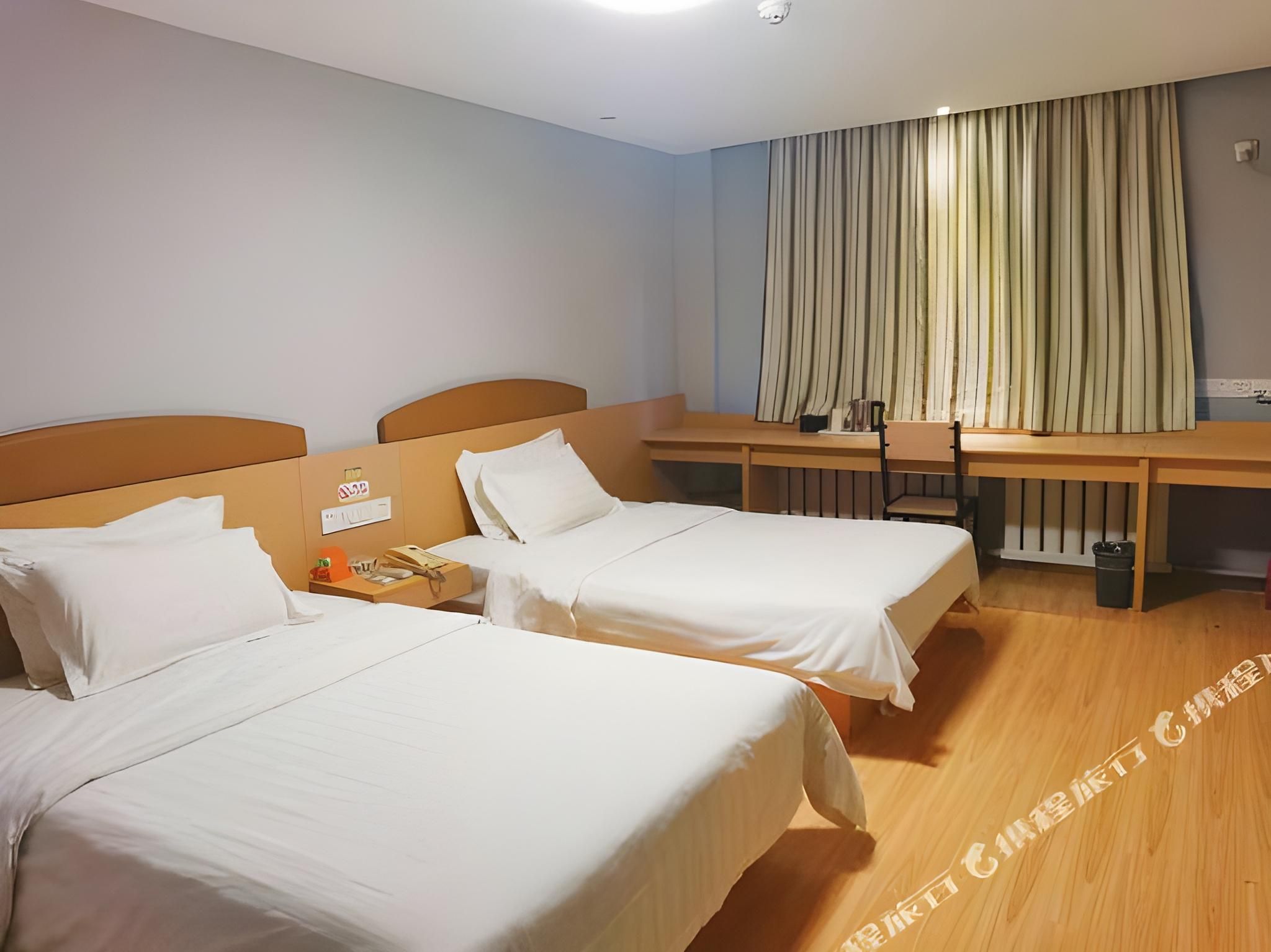 2 Bed Twin Superior Room