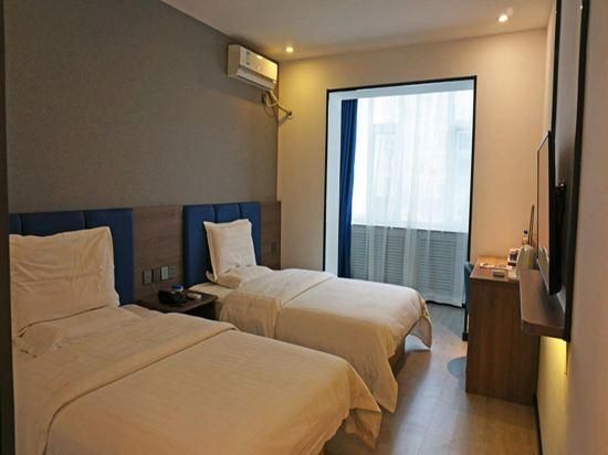 Featured Twin Room