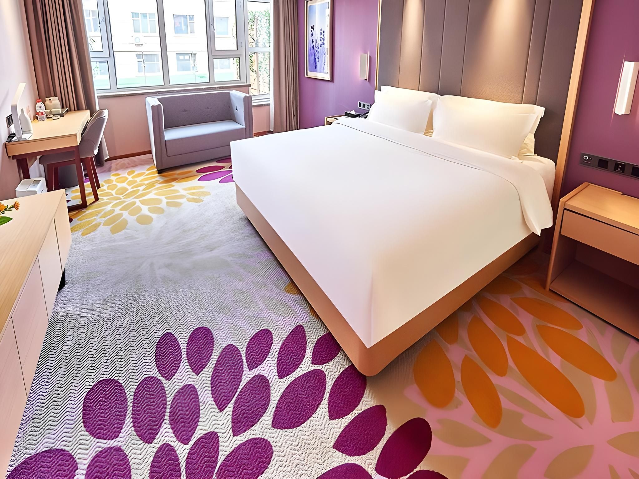 Queen Room with View