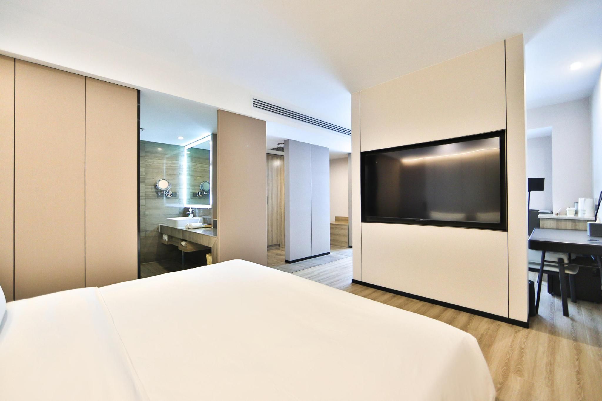 Senior Suite