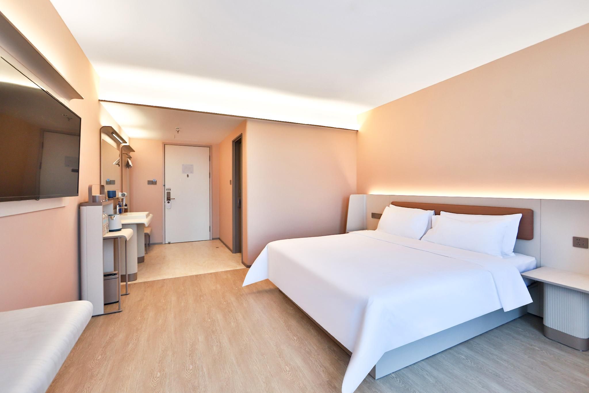 Business Queen Bed Room