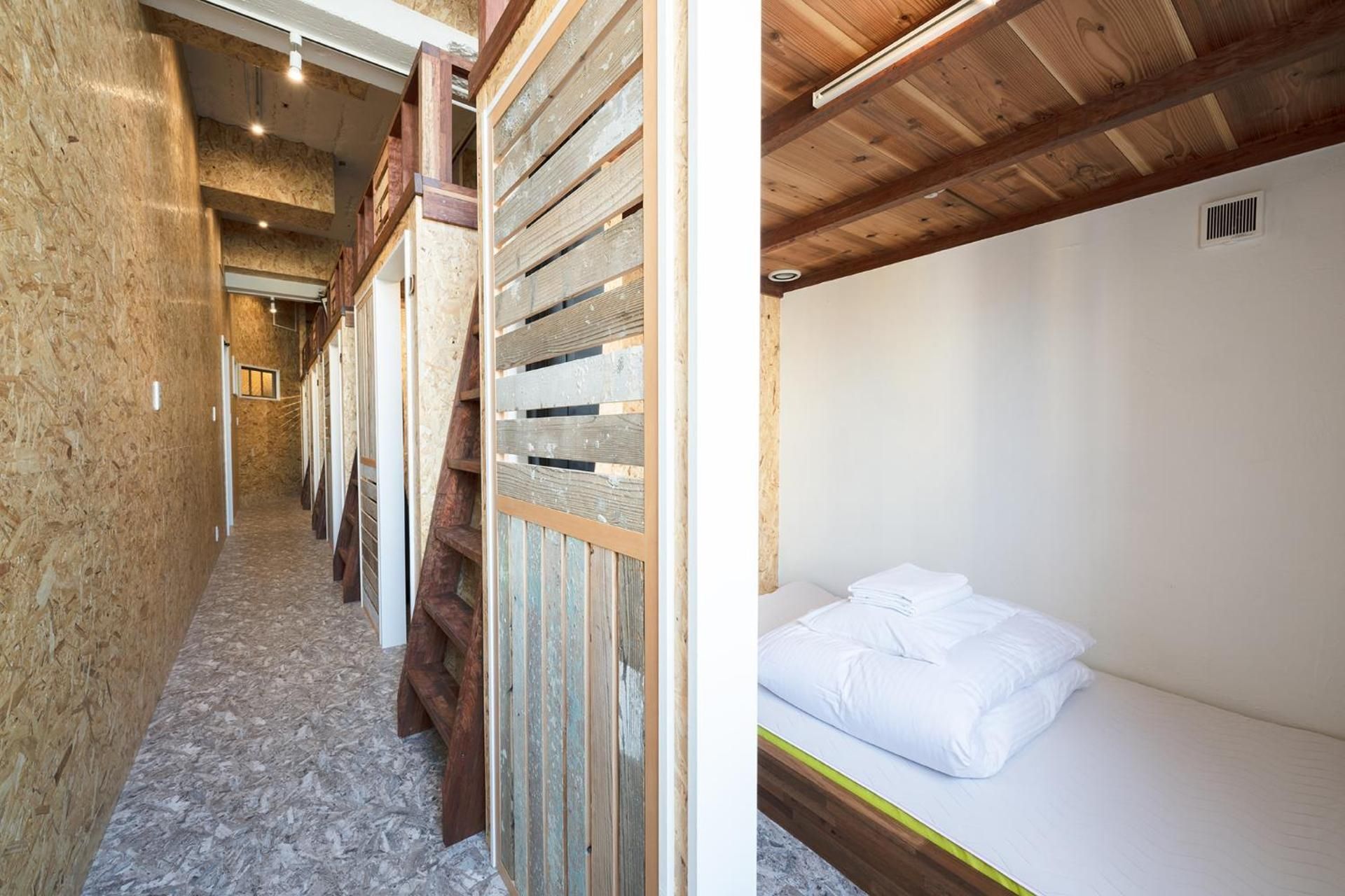 Single Bed in Mixed Dormitory Room