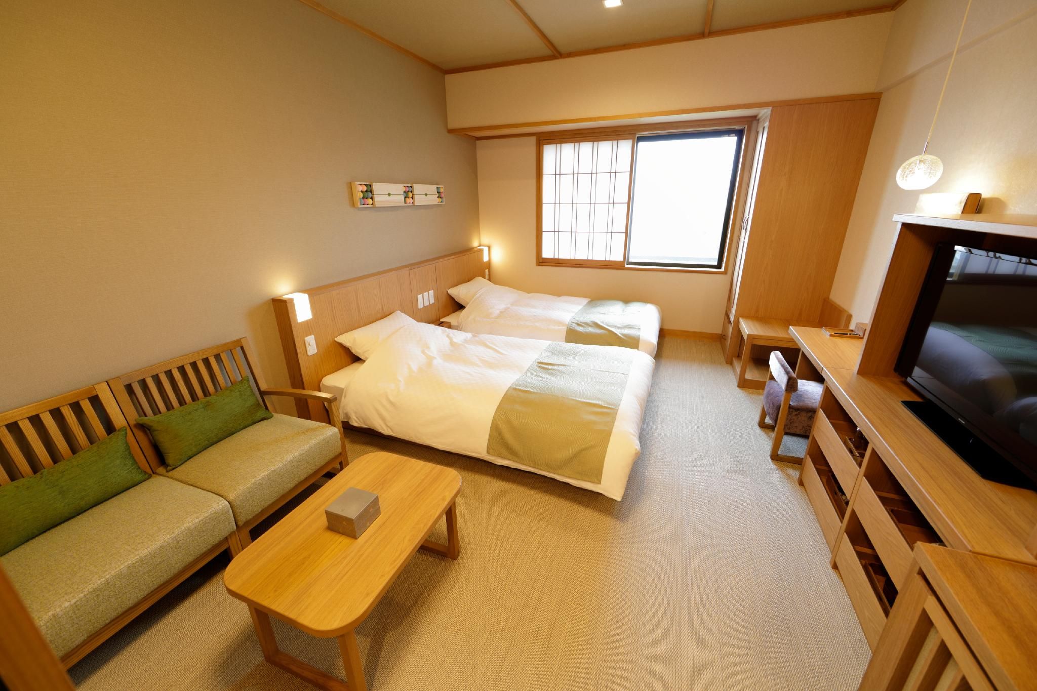 Main Building Twin Room with Shower - Non-Smoking