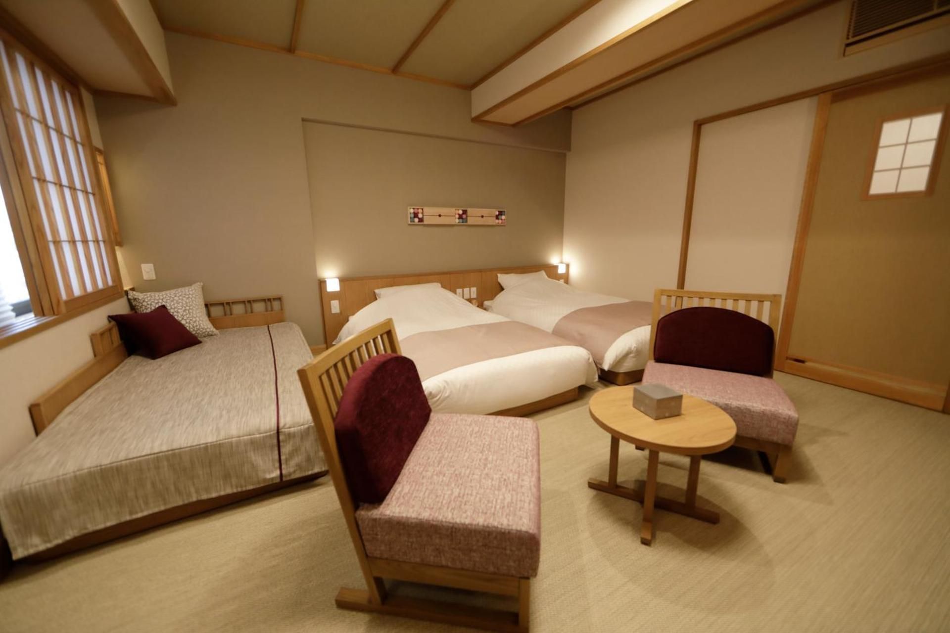 Main Building Deluxe Twin Room with Shower - Non-Smoking