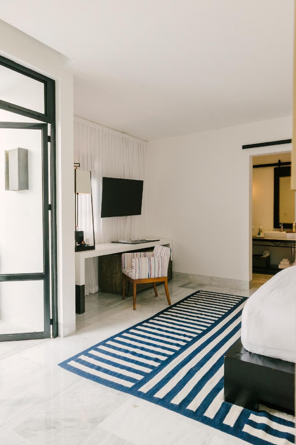 02-Grand Deluxe (MI - KING)