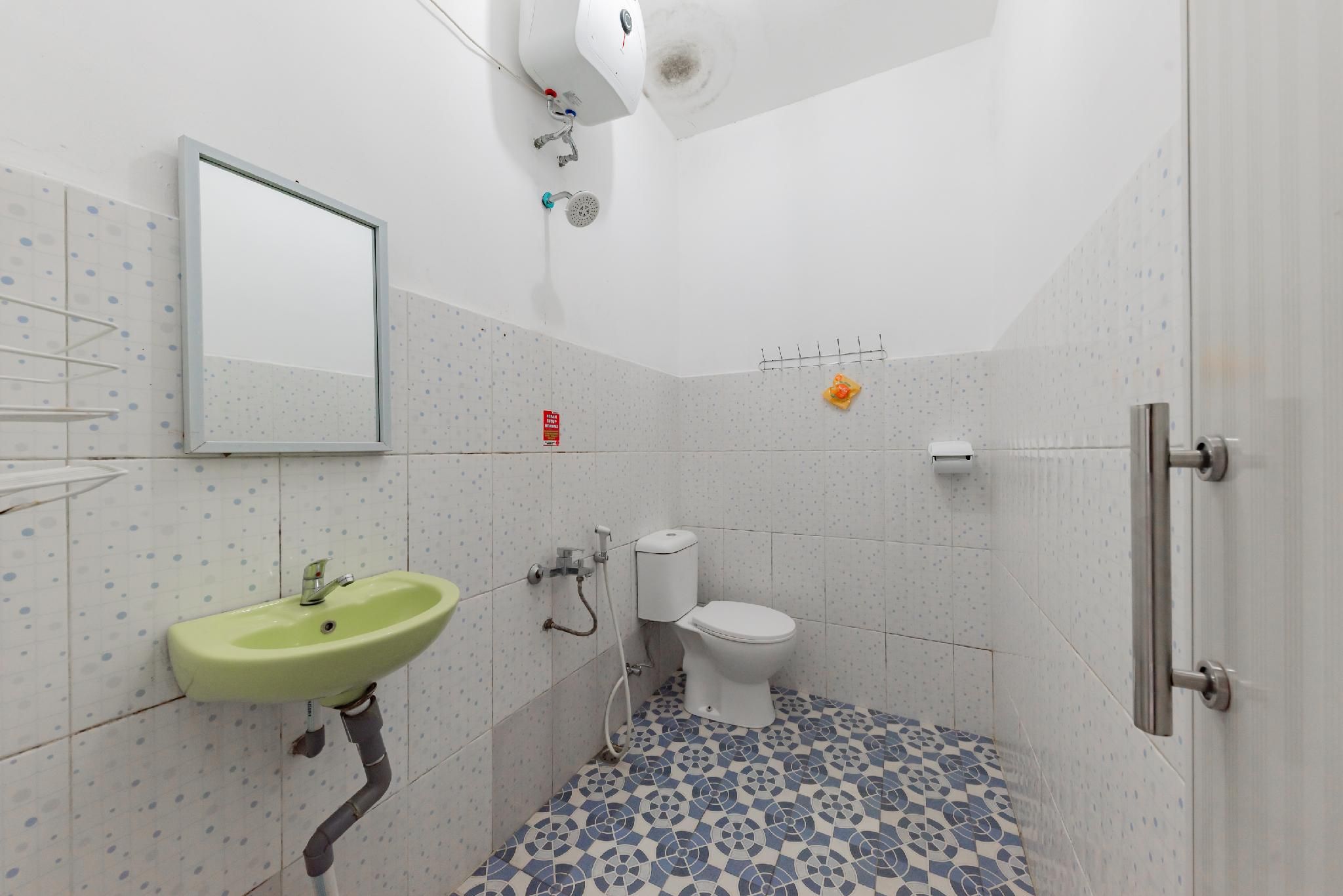 RedDoorz Resort Syariah @ Jaya Tirta Abadi Family Room 3