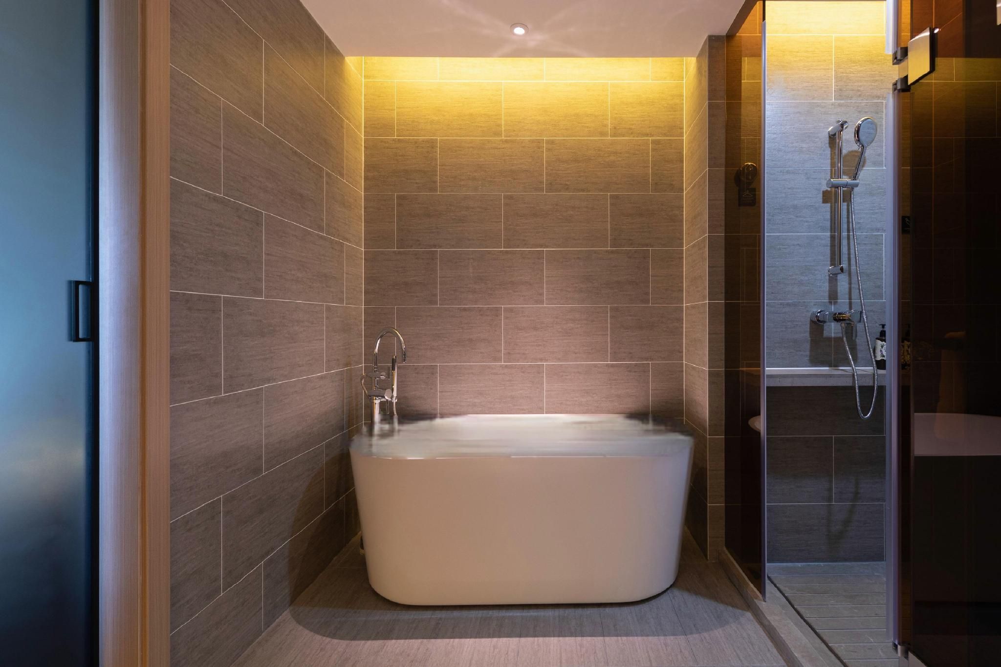 Jimu Double Room with Bathtub