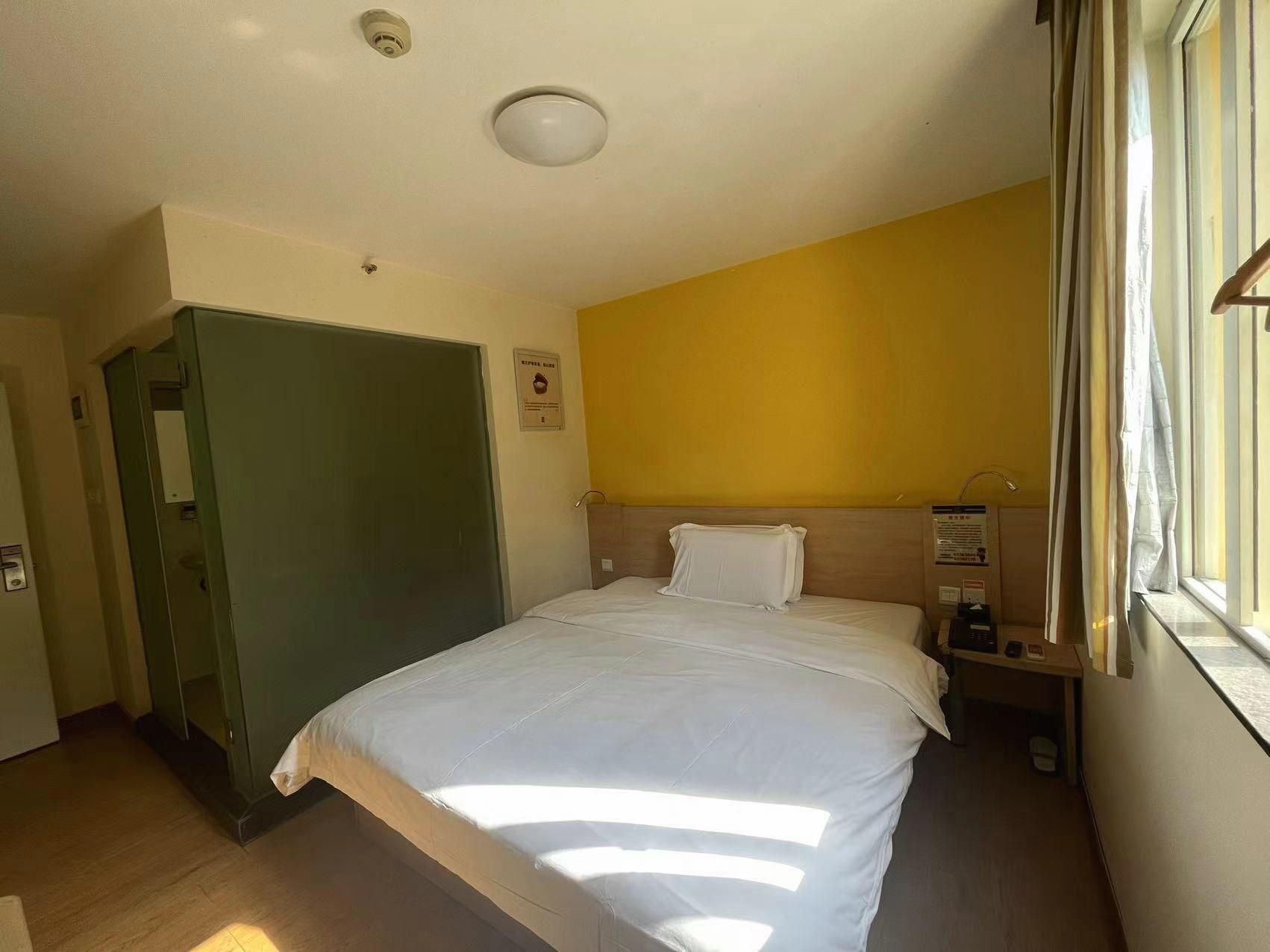 WH - Traditional Bed Room