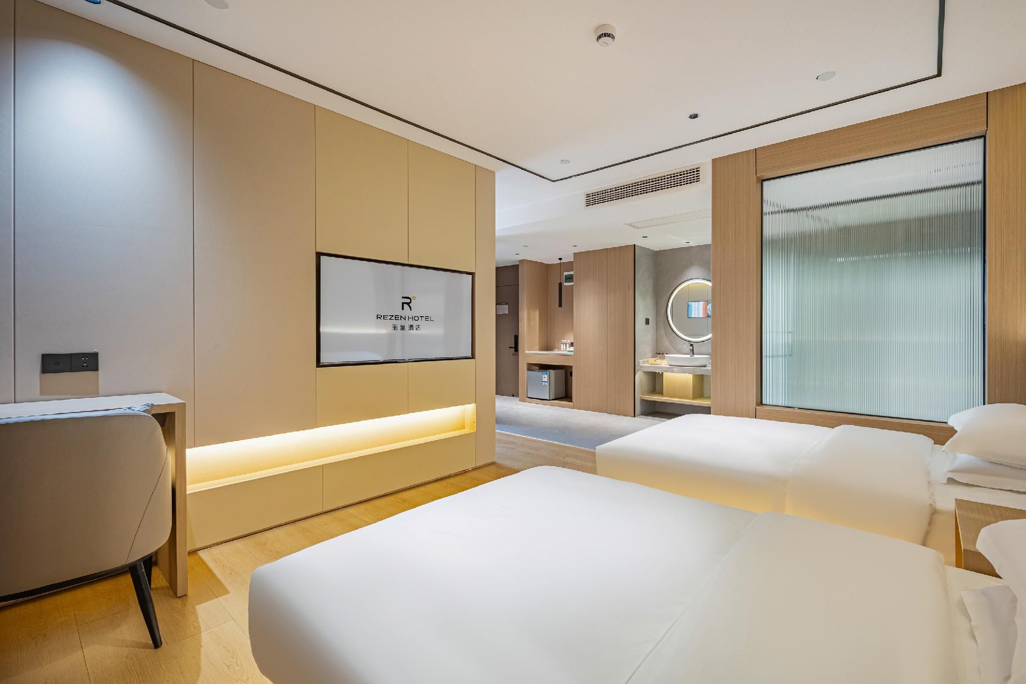 Rezen - Deluxe Family Suite