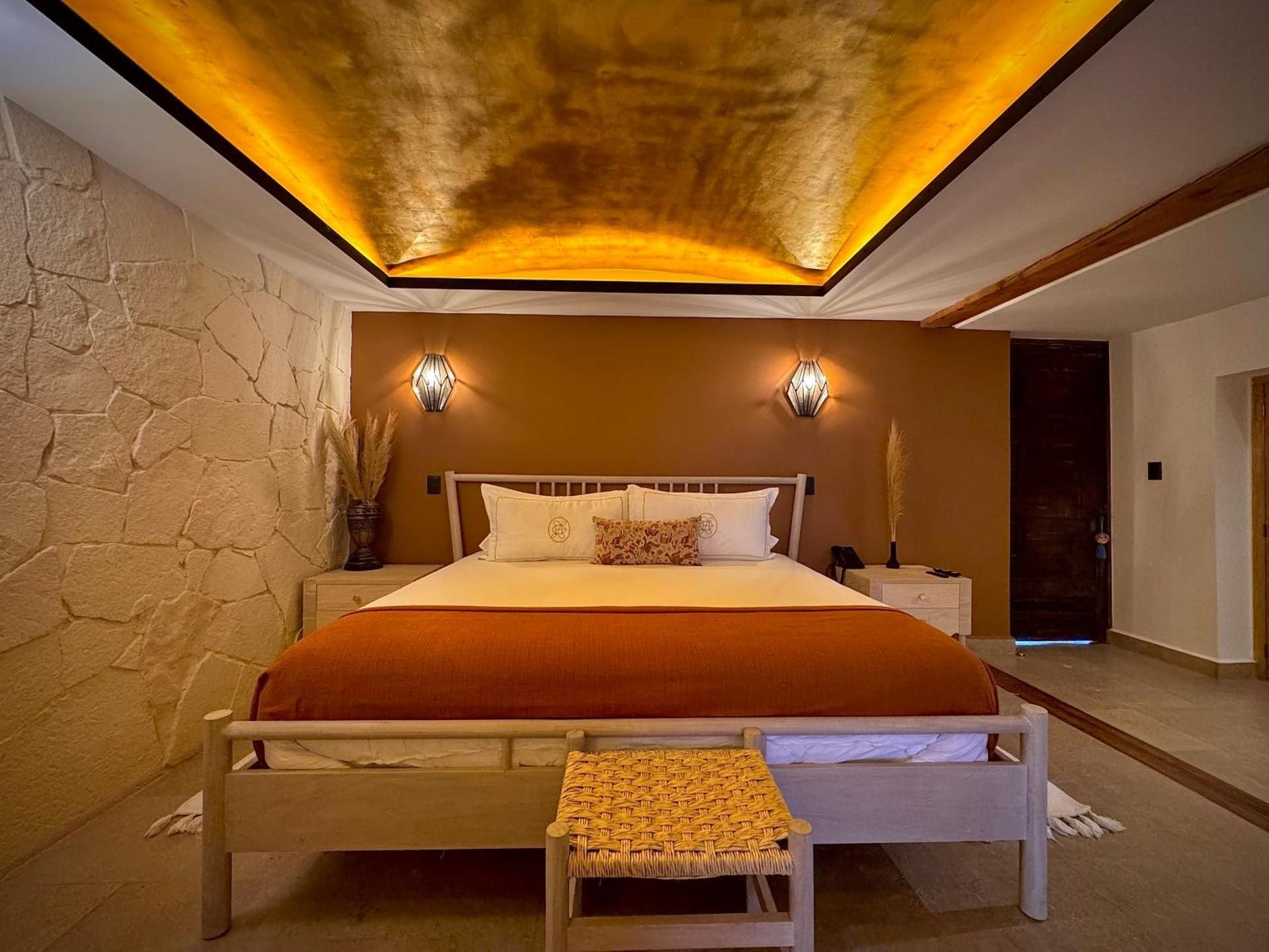 Deluxe King Suite