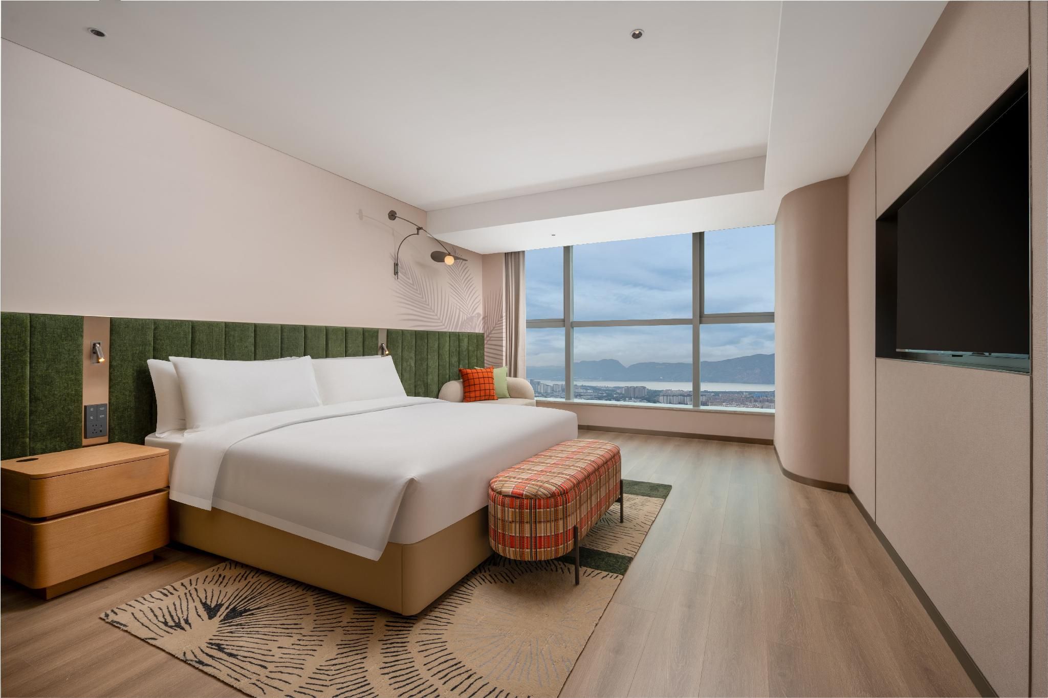 King Superior Room
