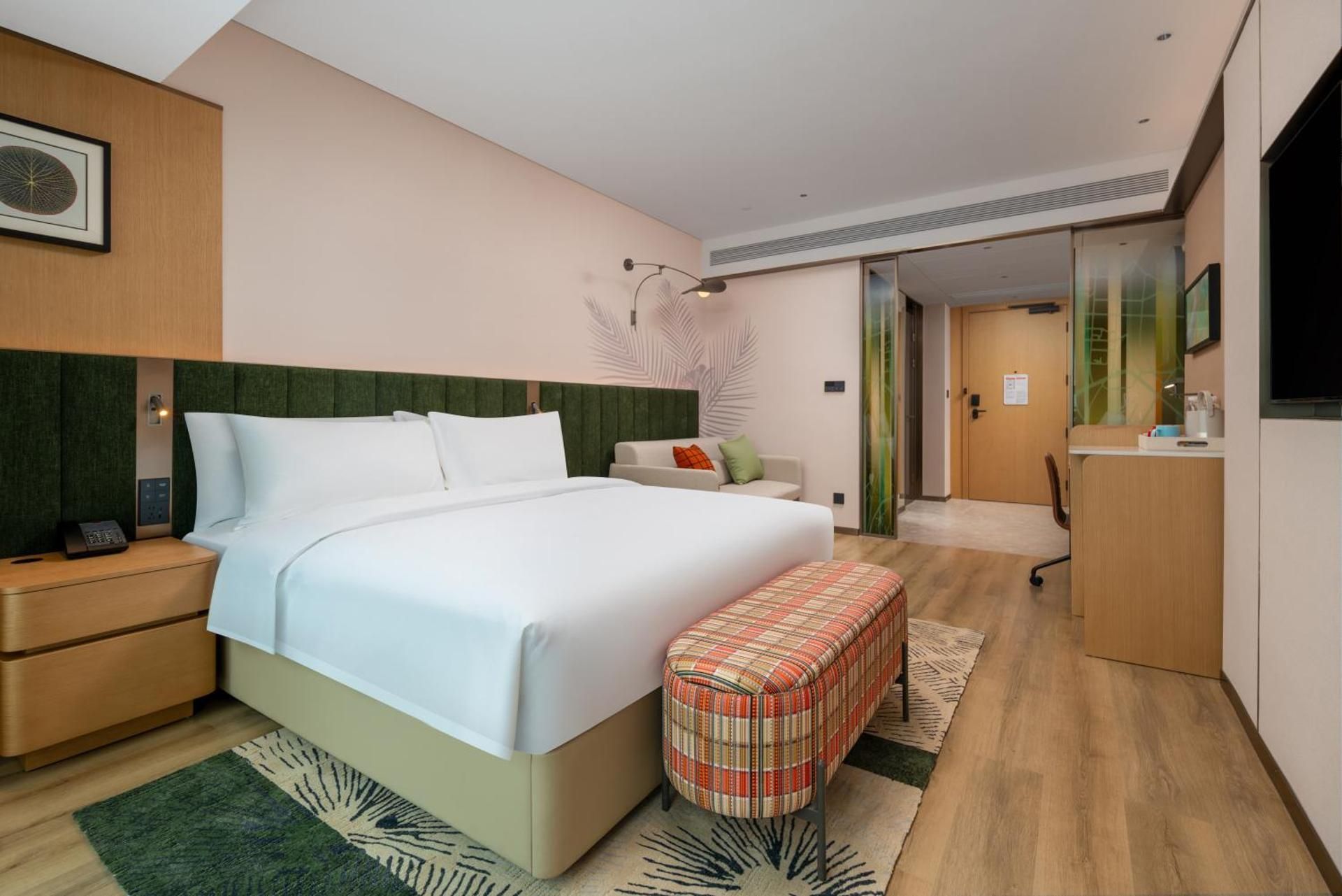 King Superior Room