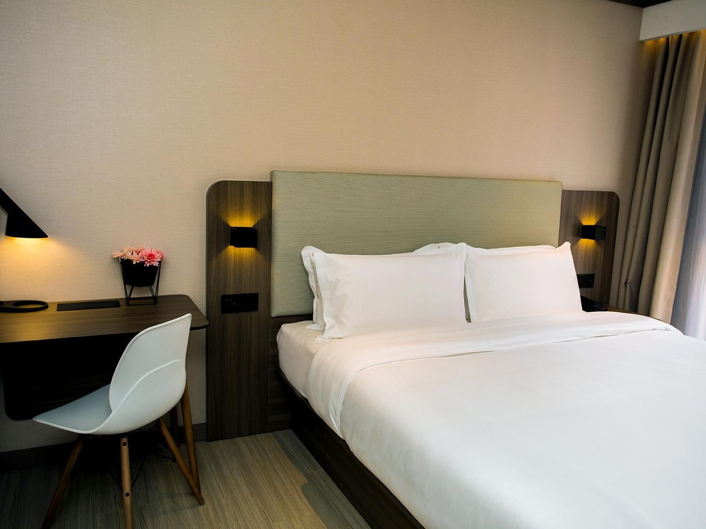Huazhu - Room With Bed