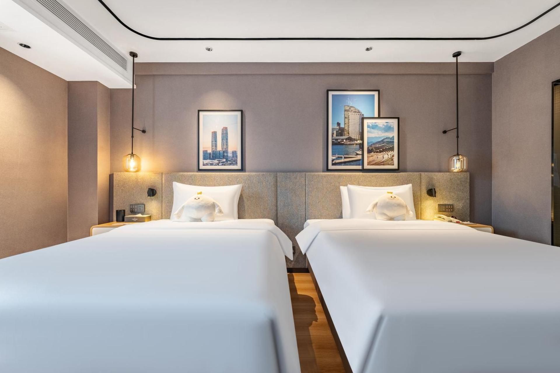 WH - Deluxe Room Twin