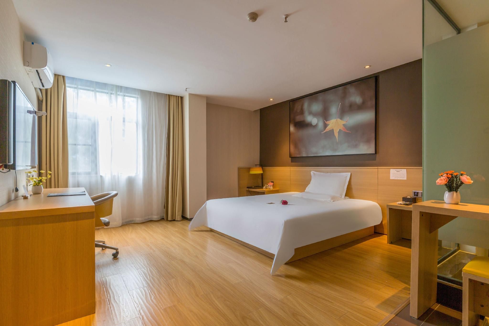 IU Compact U S Bed Room