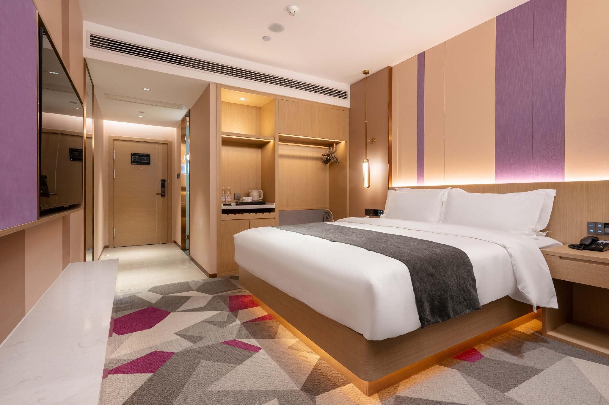 Huazhu - Room With Bed