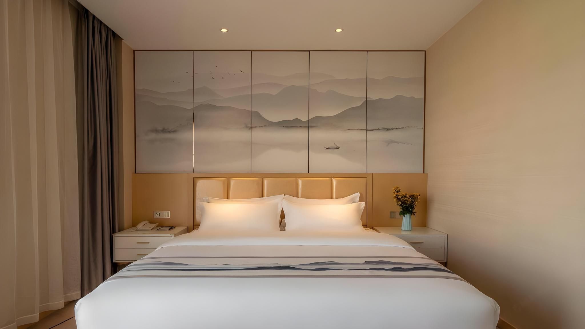 Huazhu - Room With Bed