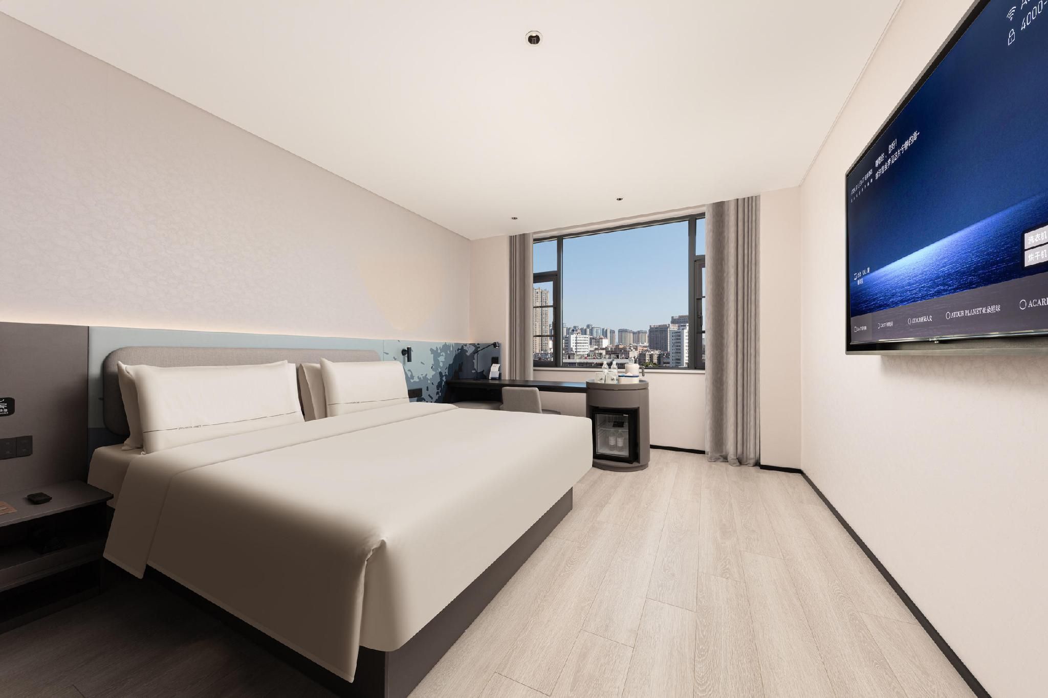 Comfort Queen Room