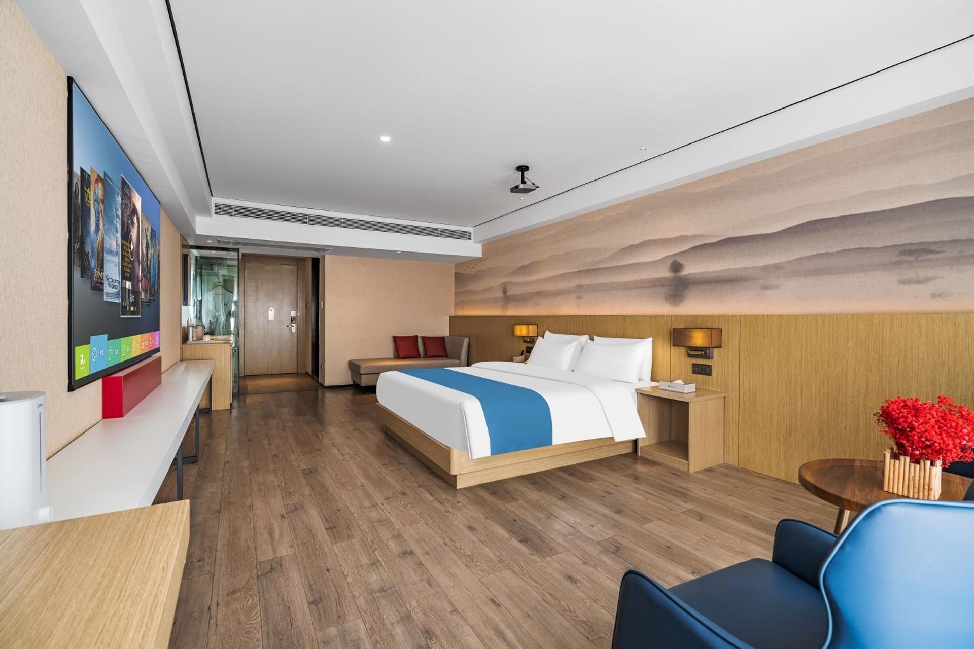1 King Bed, Theatre Room, Non-Smoking