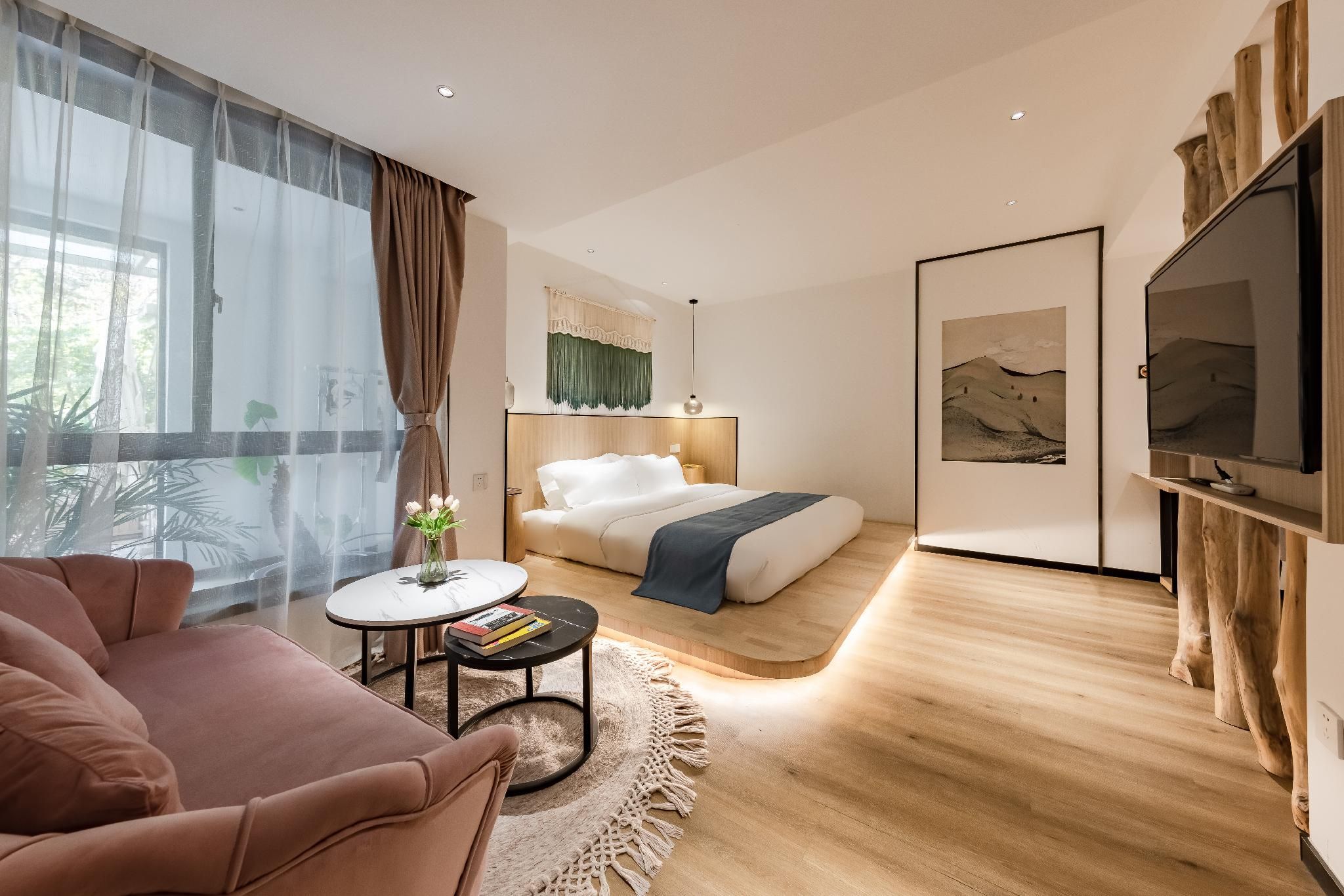 Tatami Queen Room