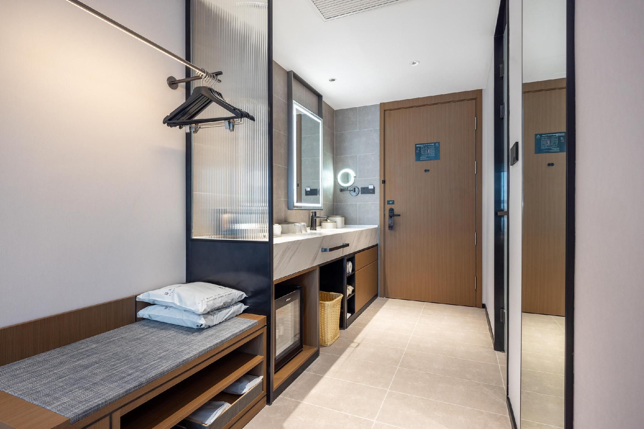 Premier Twin, City View