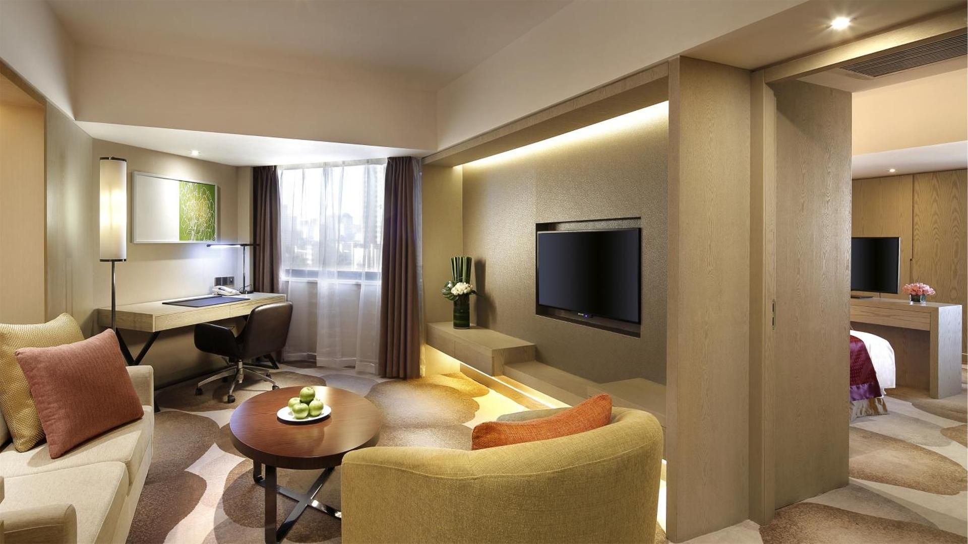 One-Bedroom Suite with Balcony and City VIew
