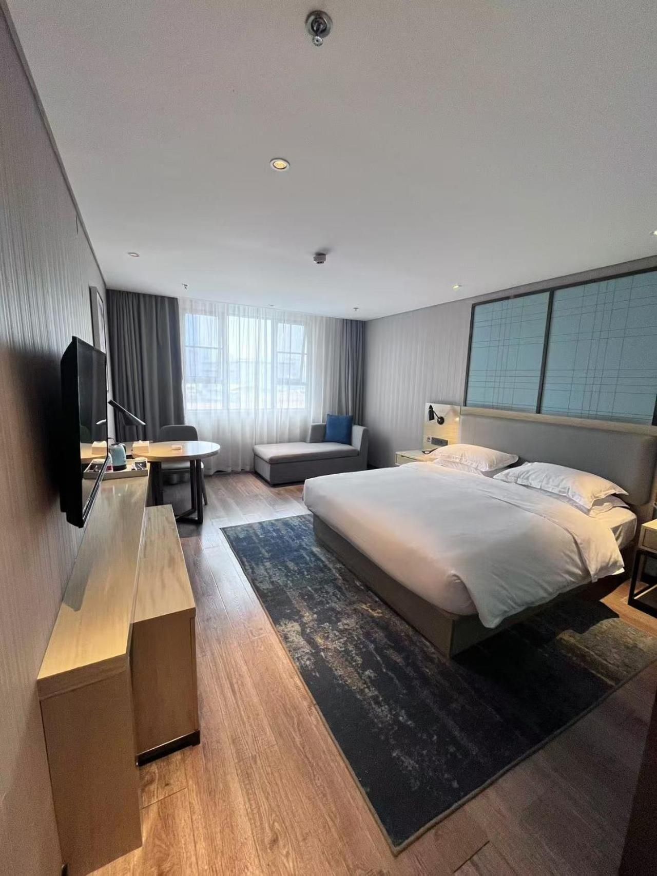 Echarm Hotel Kunming Baita Road Huidu International Business Queen Room