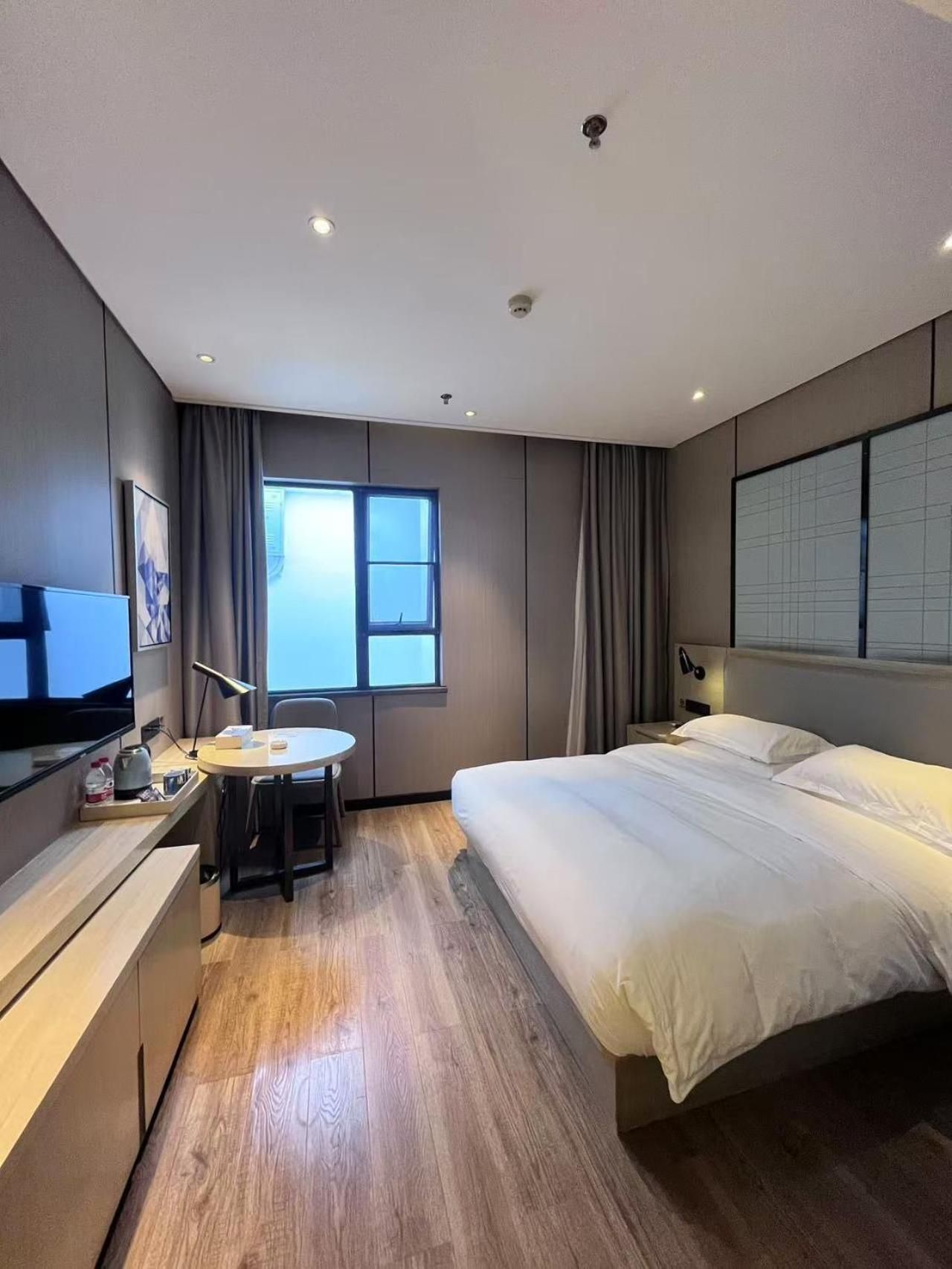 Echarm Hotel Kunming Baita Road Huidu International Comfort King Room 2