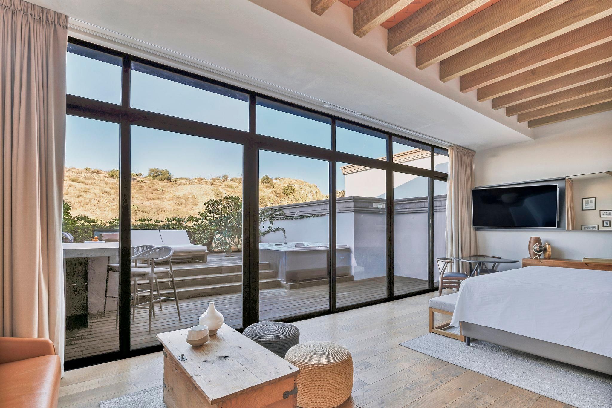Aqua Paradise Suite