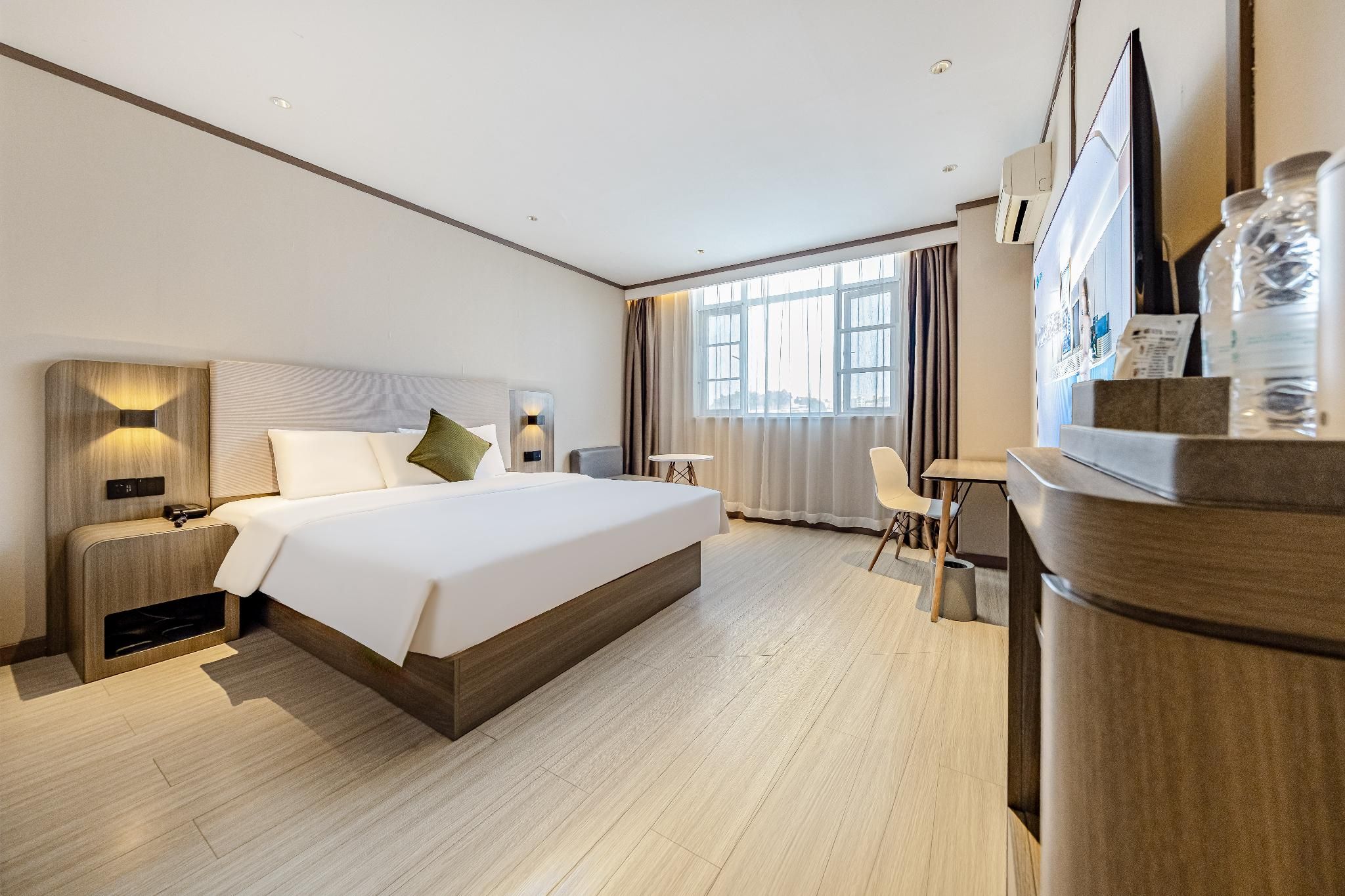 Business Queen Bed Room