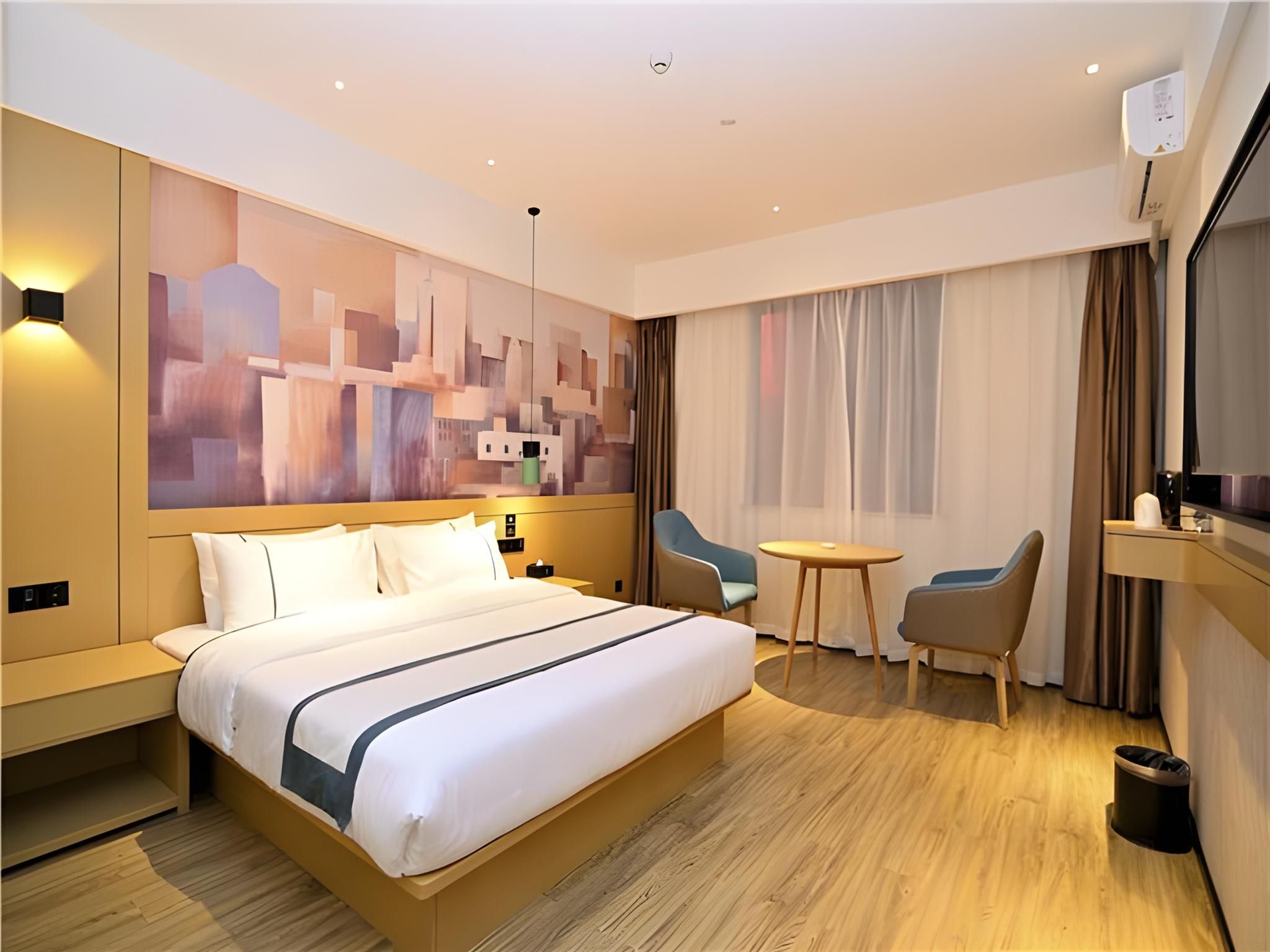 Business Queen Room