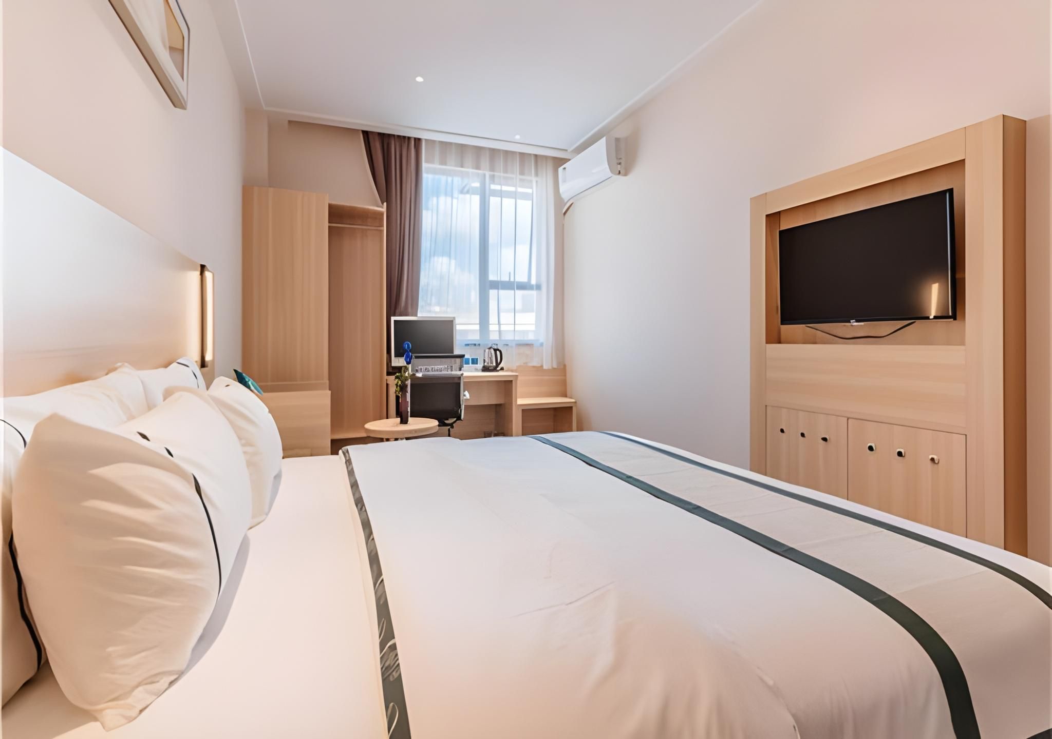 Business Queen Room