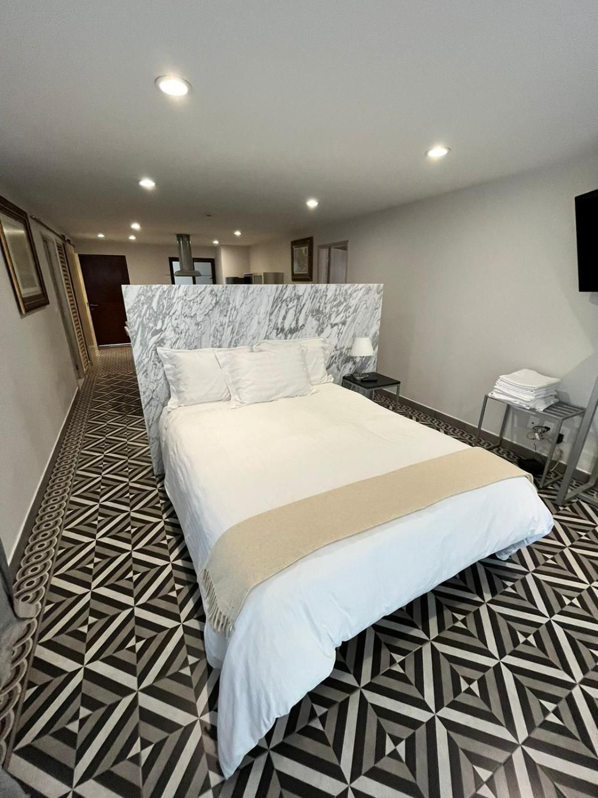Master Suite with Queen Bed
