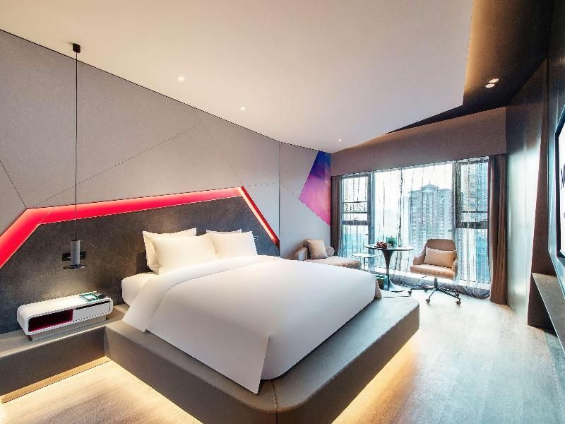 Deluxe Room with 1 kingsize bed,City side