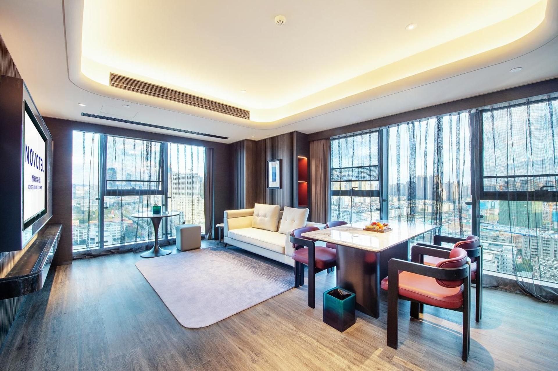 Superior Suite with 1 Kingsize Bed