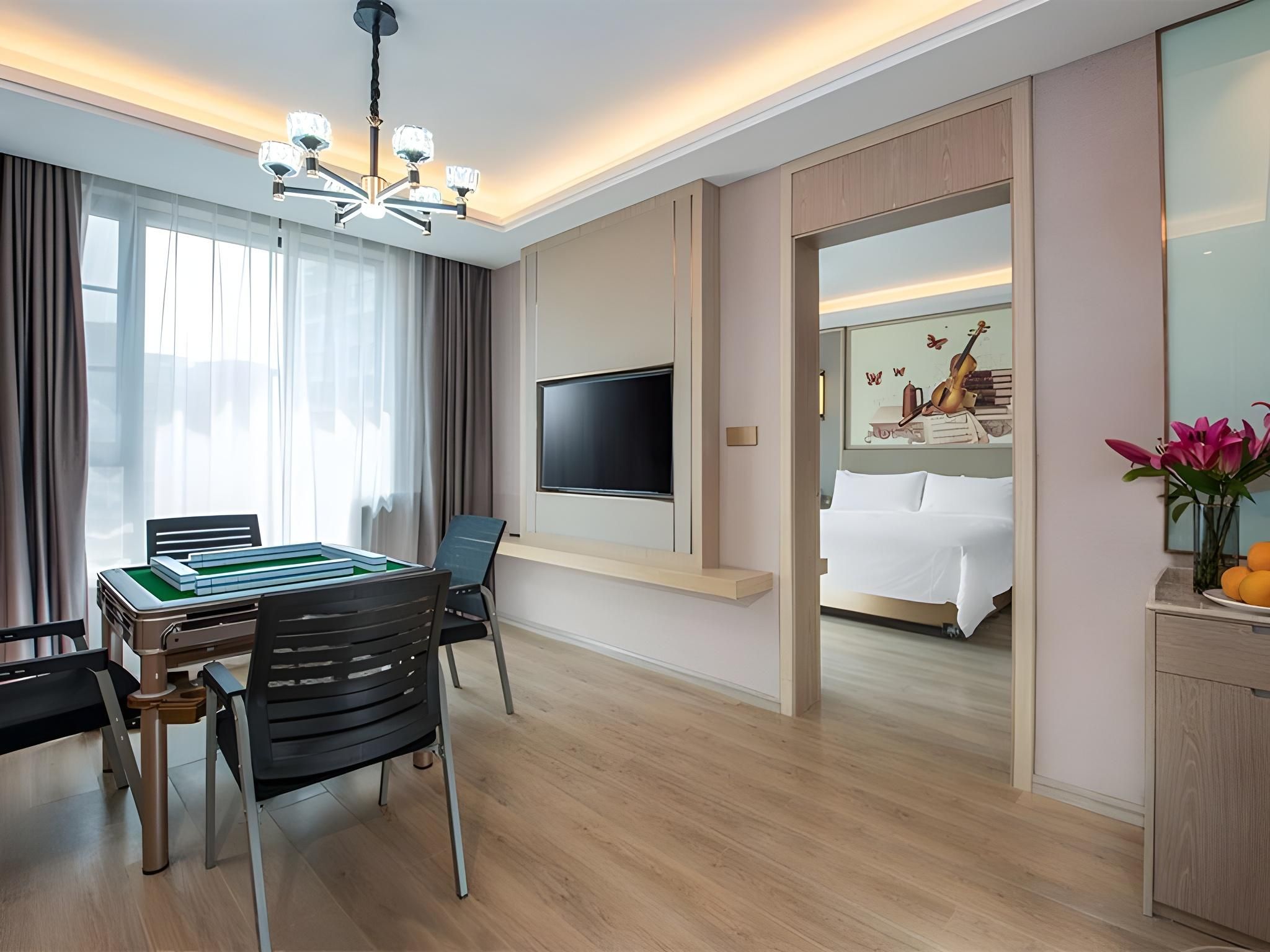 Vienna - Functional Chess Suite Room