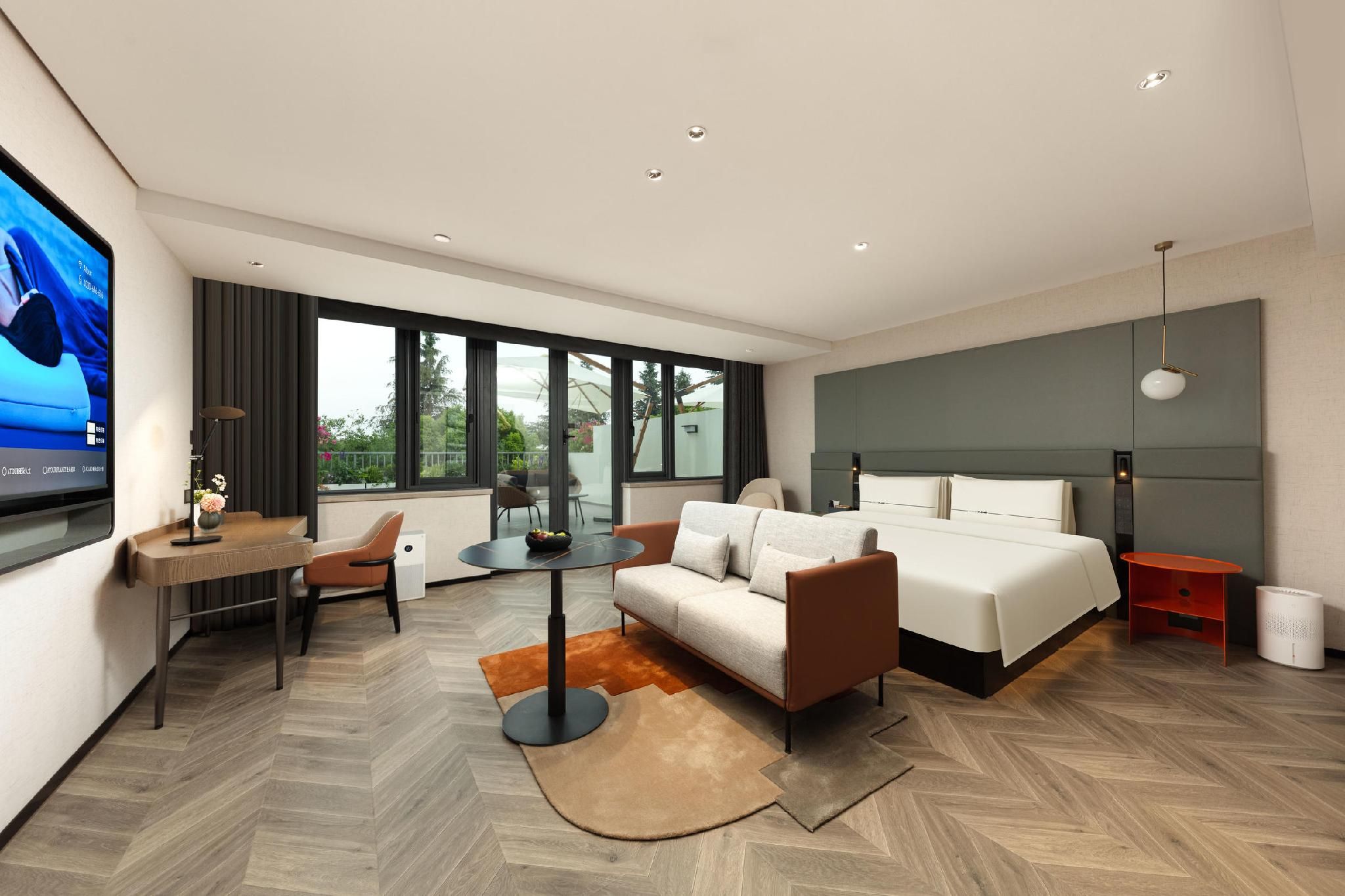 Premier 1 Bed Room with Courtyard