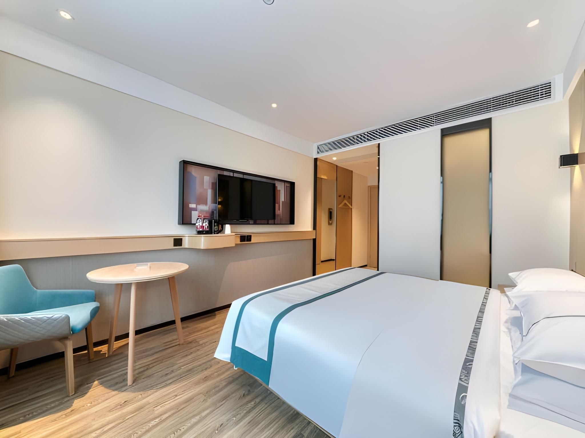 Business Queen Room
